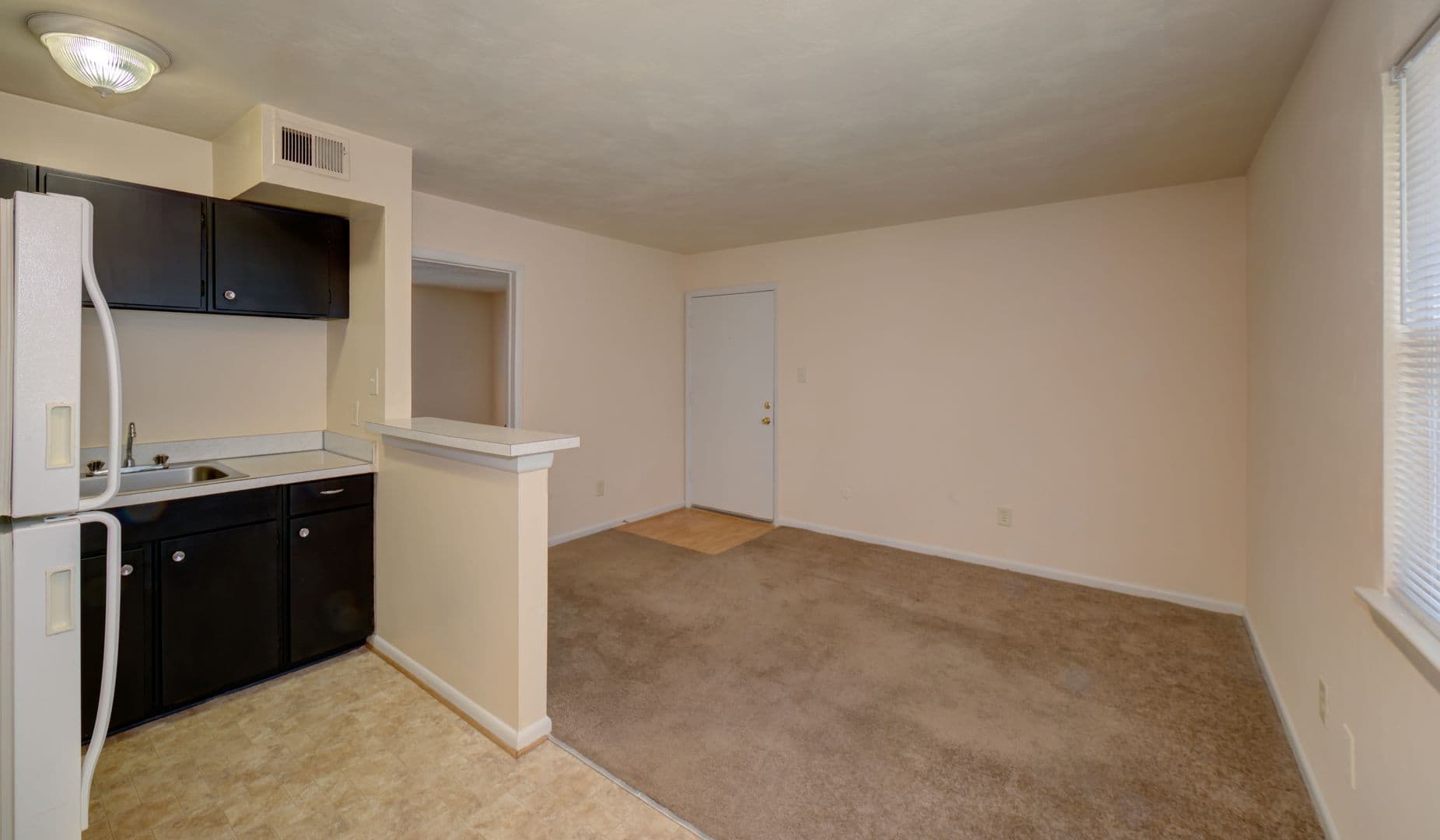Virginia Beach Apartment: 2212 Vantage Point
