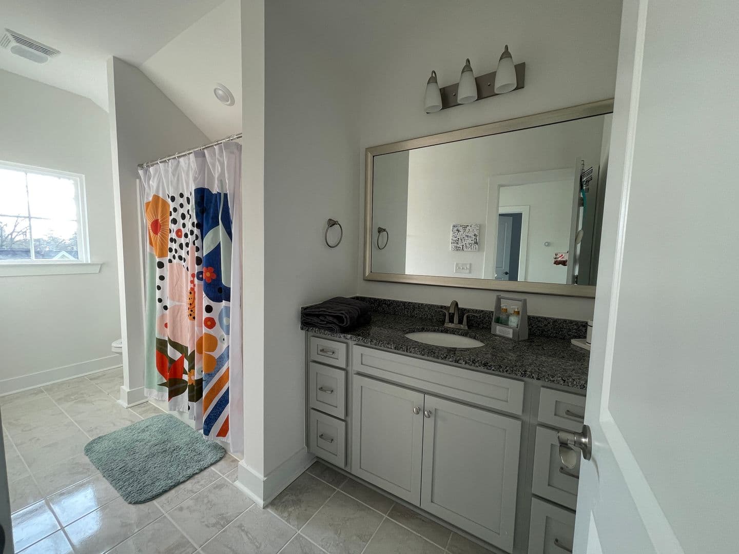 West Columbia House: 210 Saint Anns Aly