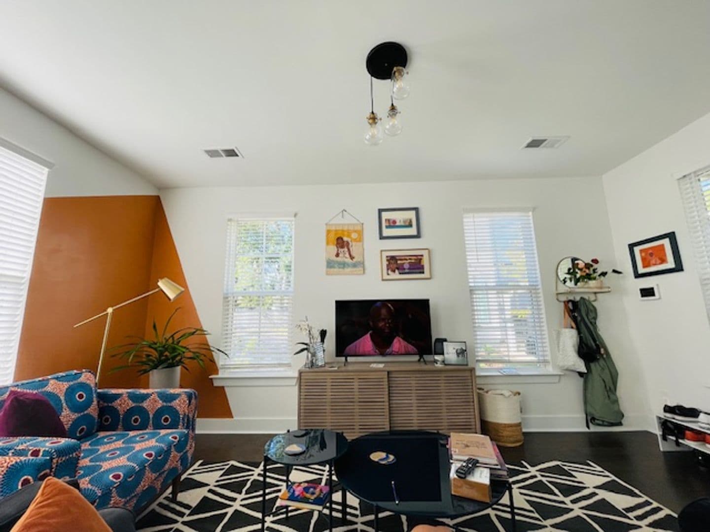 West Columbia House: 210 Saint Anns Aly