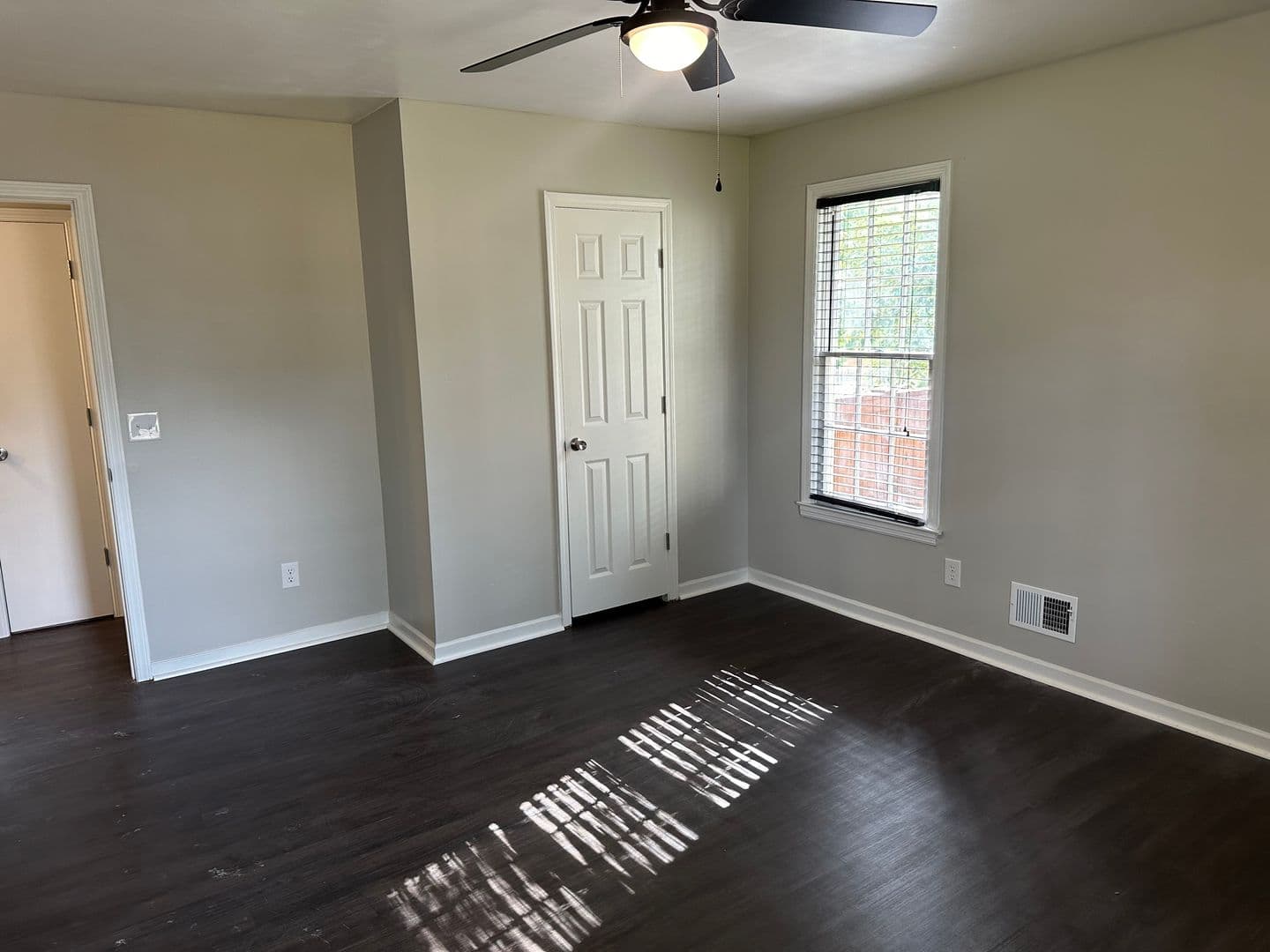 Columbia House: 219 Concourse Rd