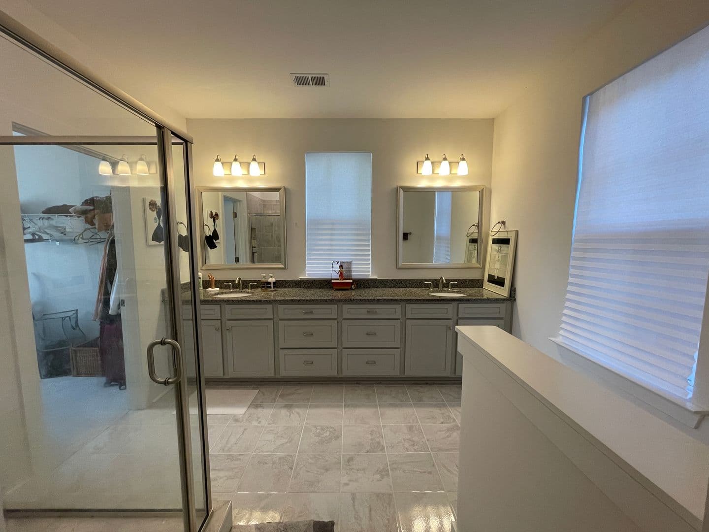 West Columbia House: 210 Saint Anns Aly