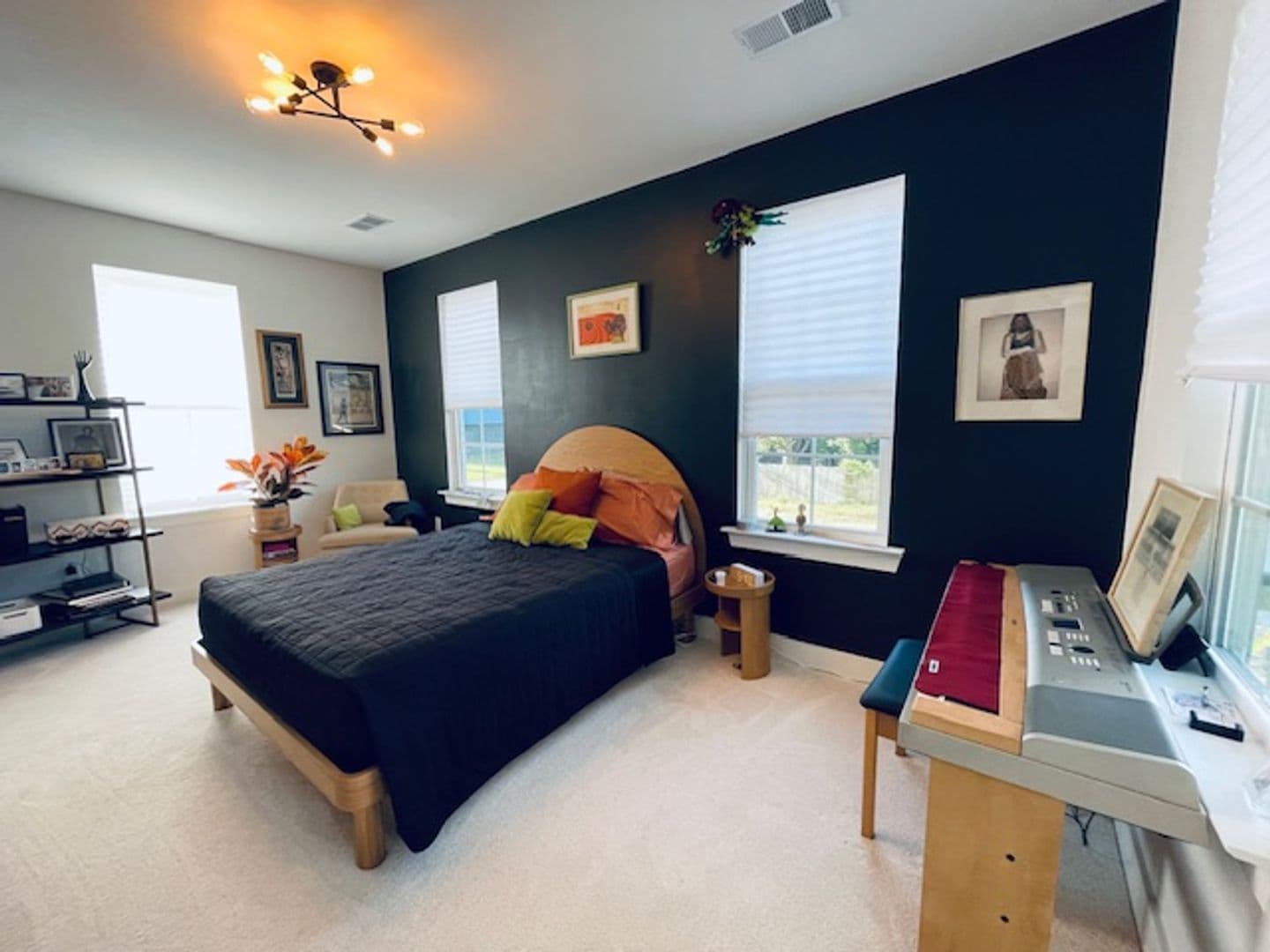 West Columbia House: 210 Saint Anns Aly