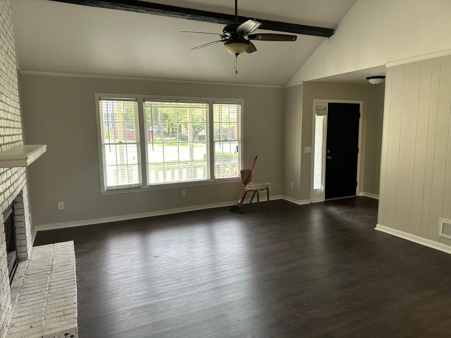 Columbia House: 219 Concourse Rd