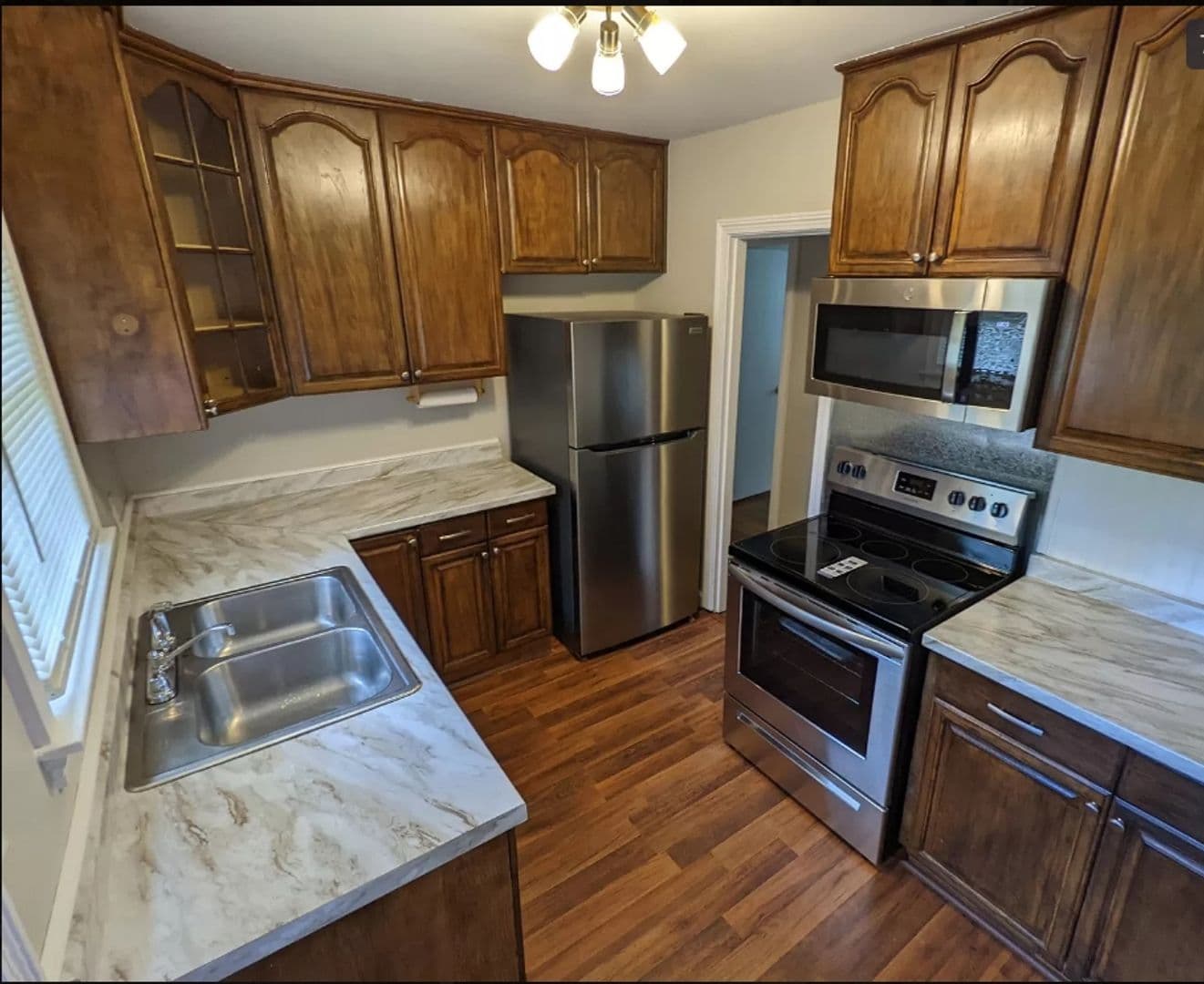 Columbia House: 15 Sierra Court