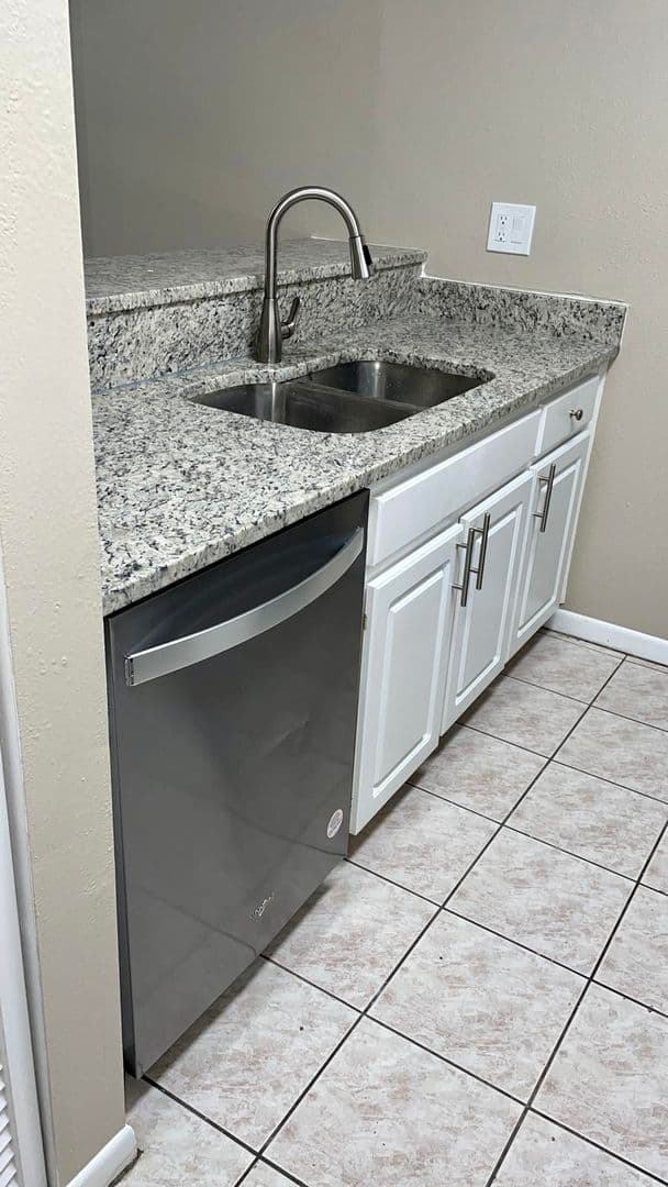 Tampa Apartment: 1915 W Waters Ave