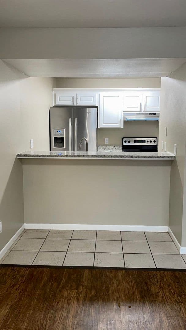 Tampa Apartment: 1915 W Waters Ave