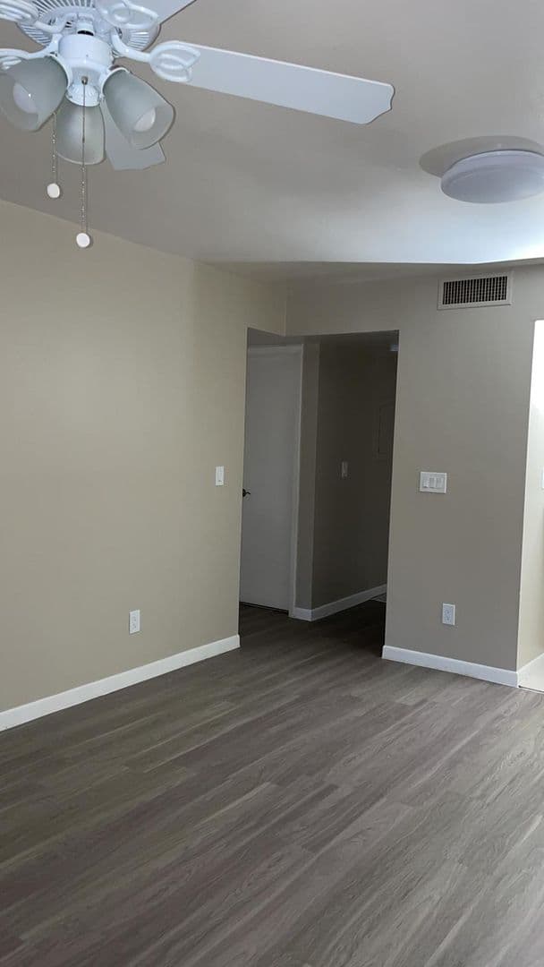 Tampa Apartment: 1915 W Waters Ave