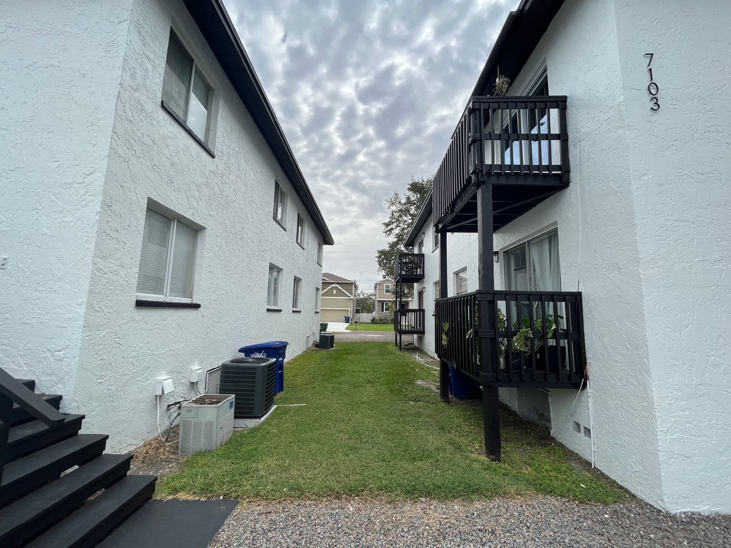 Tampa Apartment: 7101-7103 S Mascotte St