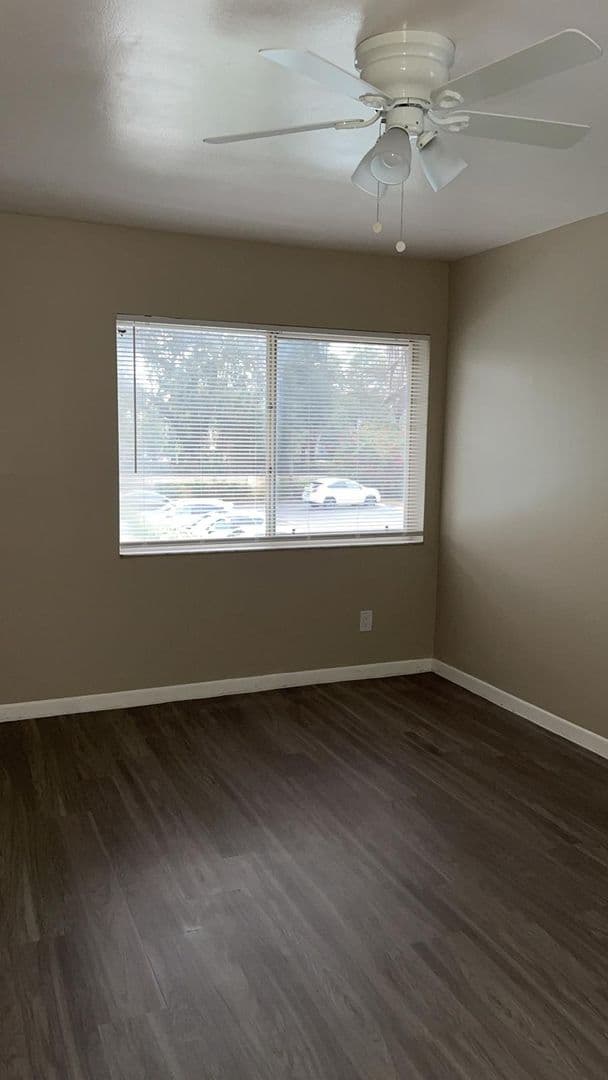 Tampa Apartment: 1915 W Waters Ave