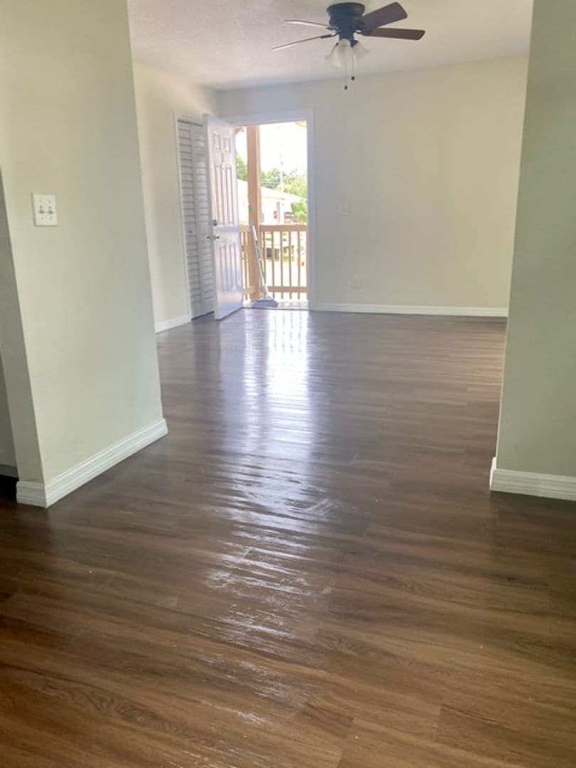 Tampa Apartment: 7101-7103 S Mascotte St