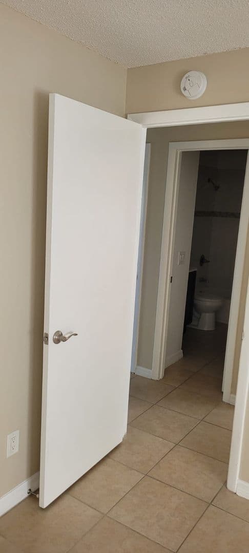 Tampa Apartment: 7101-7103 S Mascotte St