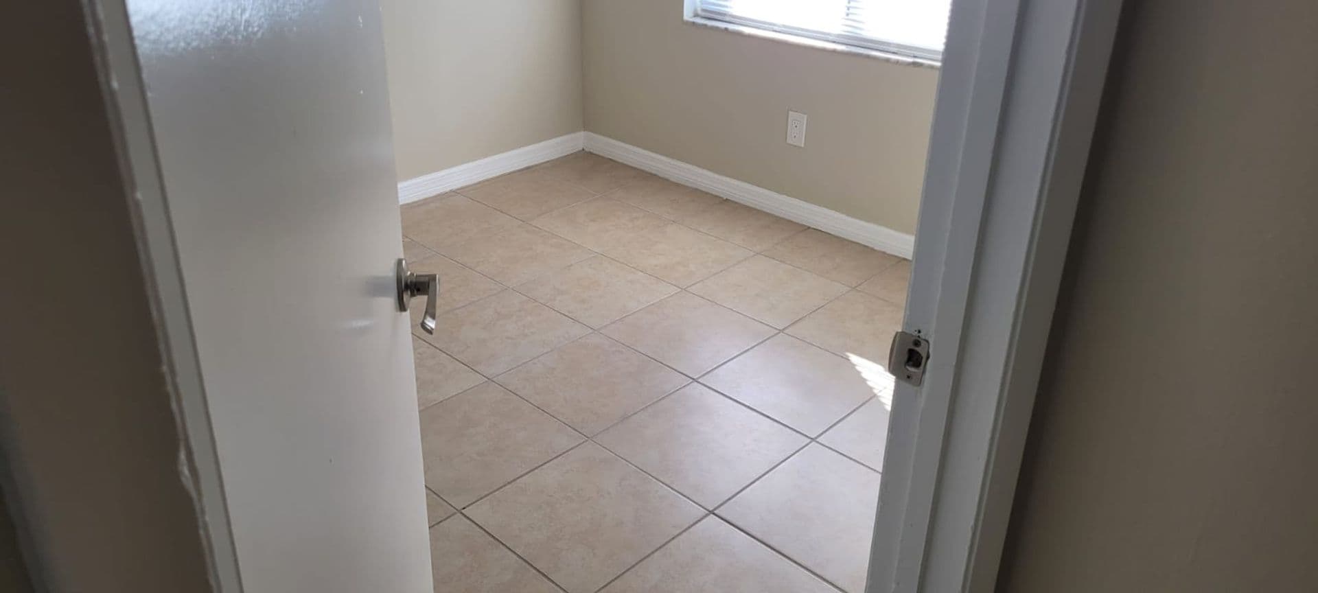 Tampa Apartment: 7101-7103 S Mascotte St