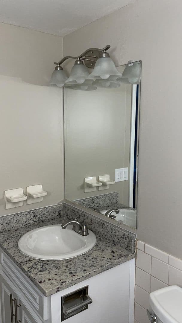 Tampa Apartment: 1915 W Waters Ave