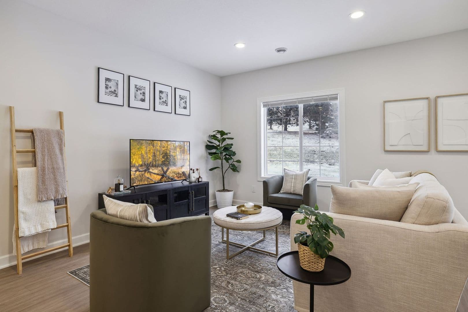 Roberts Apartment: Roberts 44