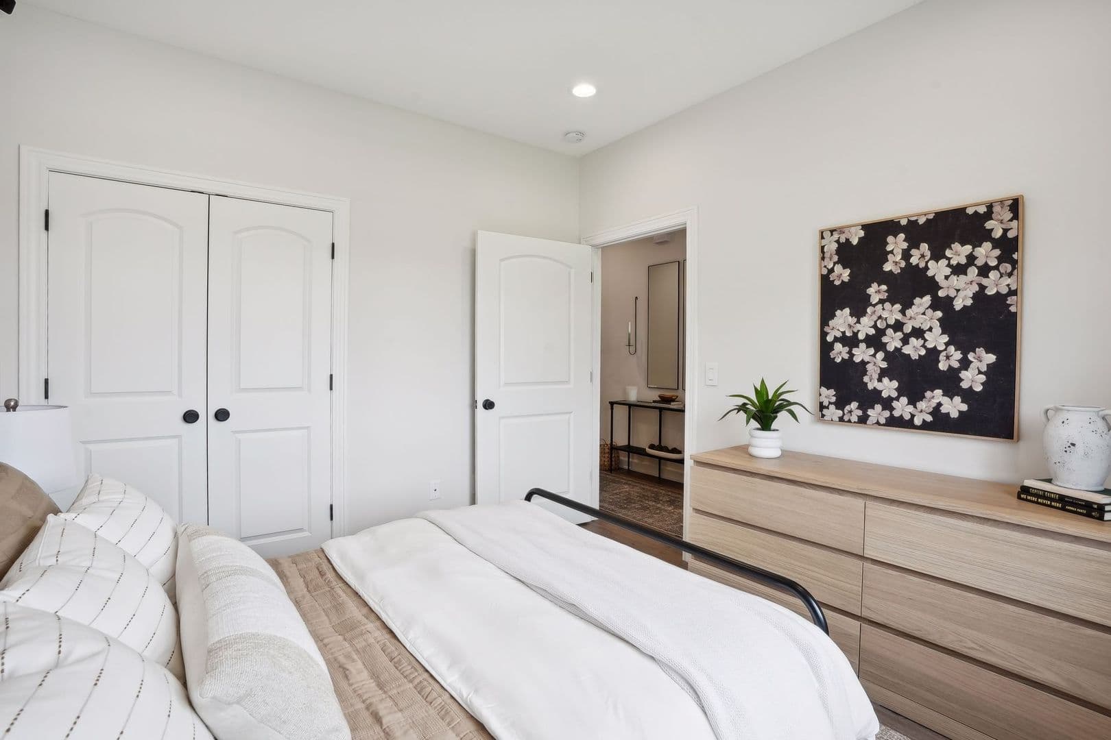 Roberts Townhome: 506 S Division Street