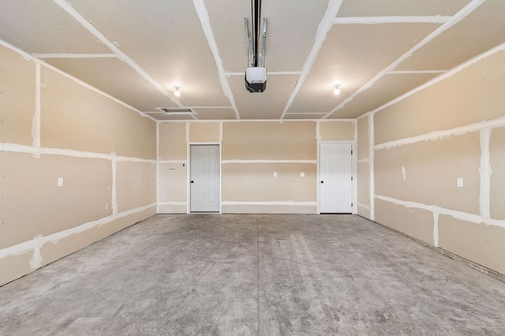 Roberts Apartment: Roberts 44