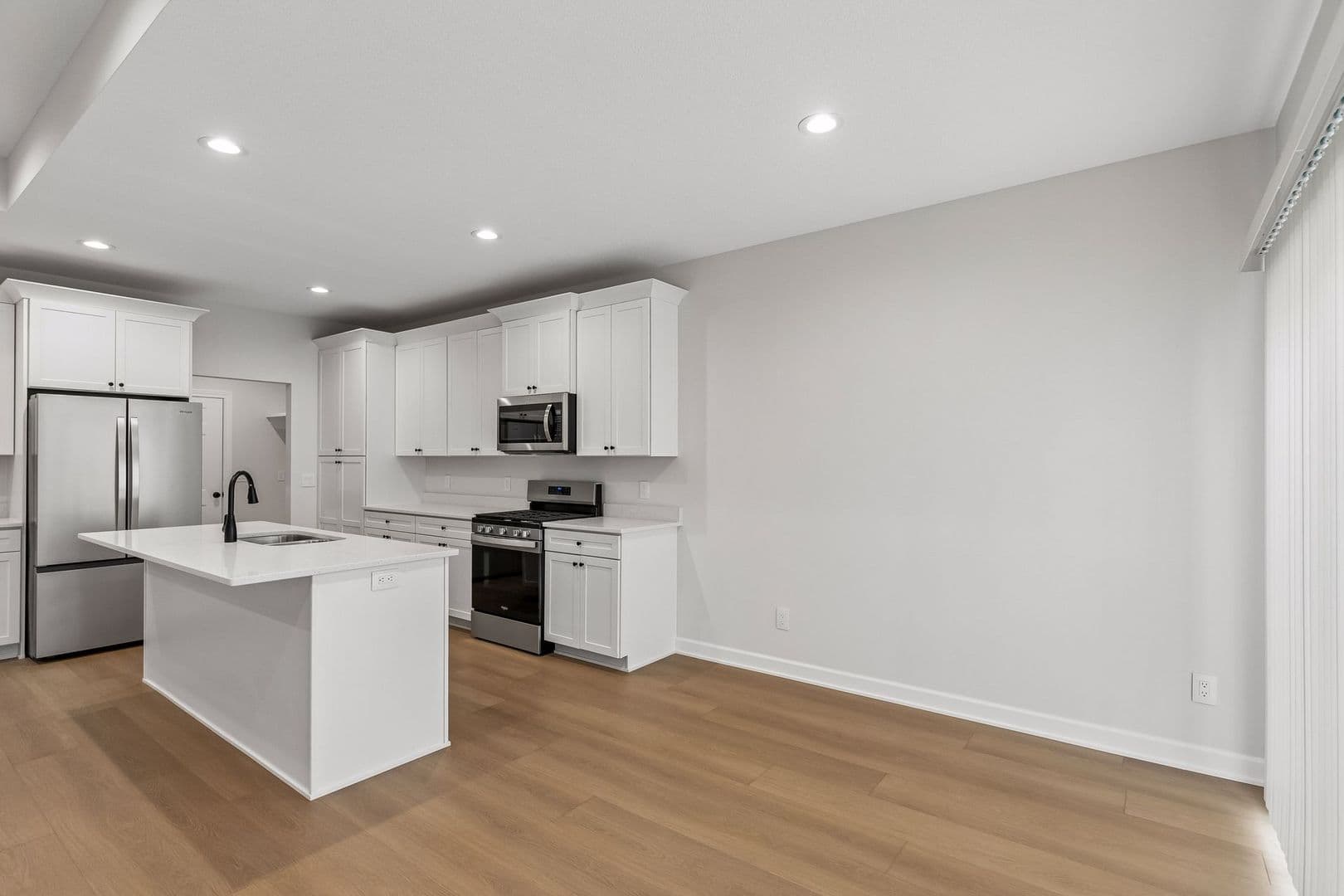 Roberts Apartment: Roberts 44