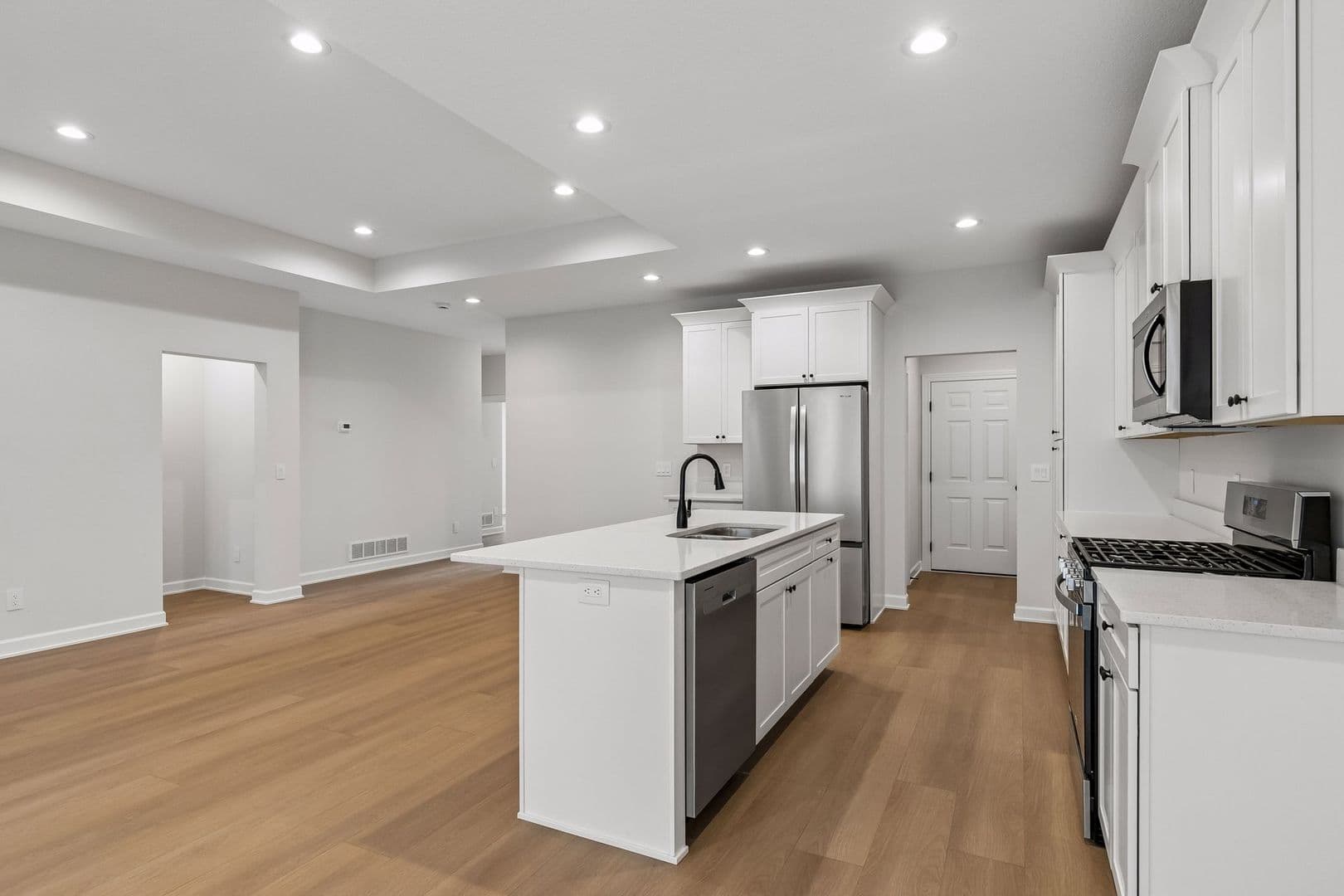 Roberts Apartment: Roberts 44