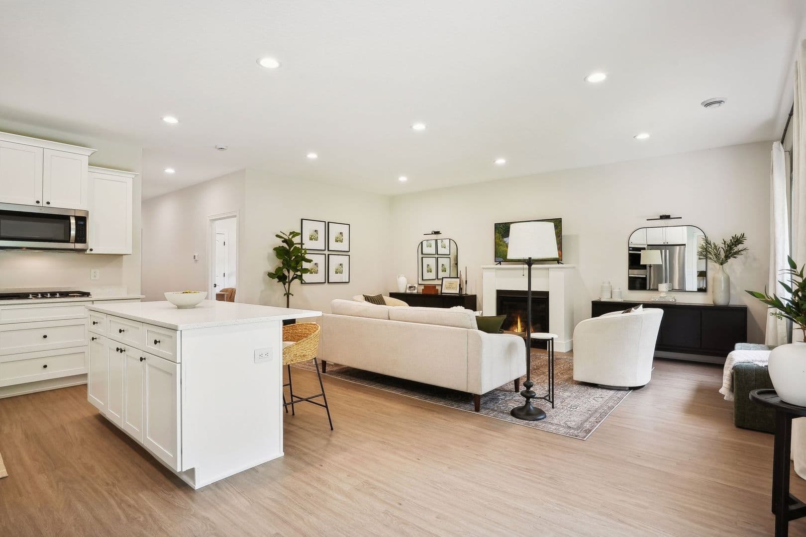 Roberts Townhome: 506 S Division Street