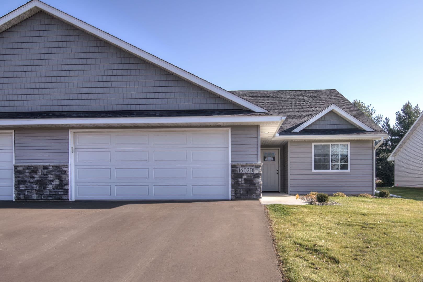 New Richmond Townhome: 1637-B Charleston Drive
