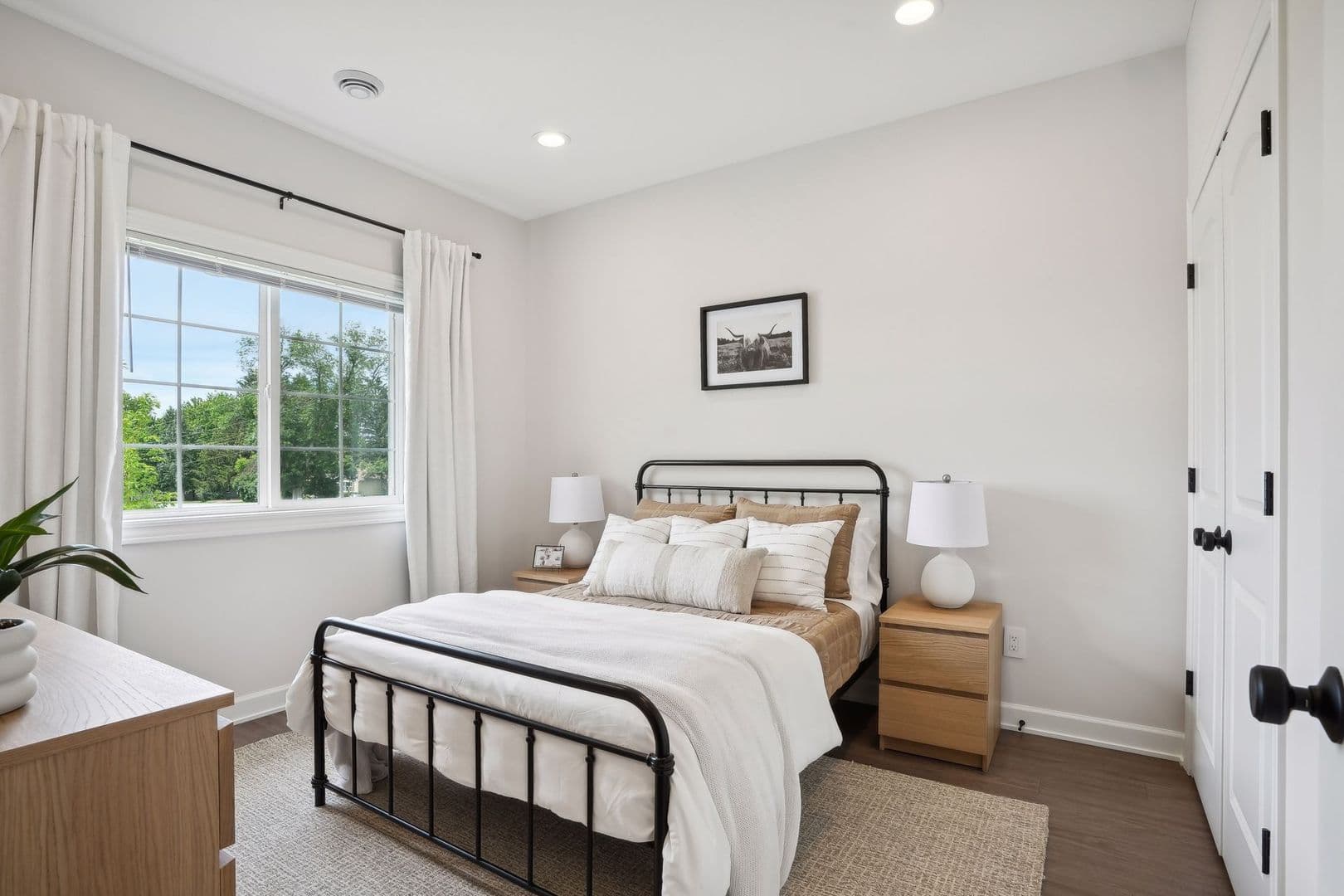 Roberts Townhome: 608 S. Division Street