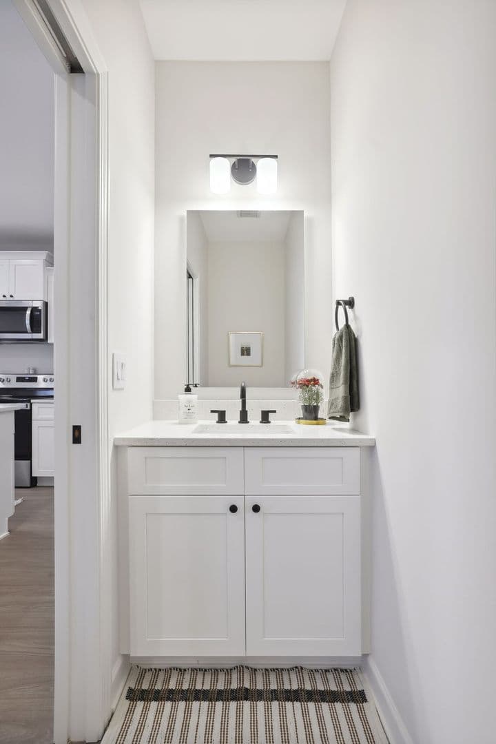Roberts Townhome: 202 Madden Street