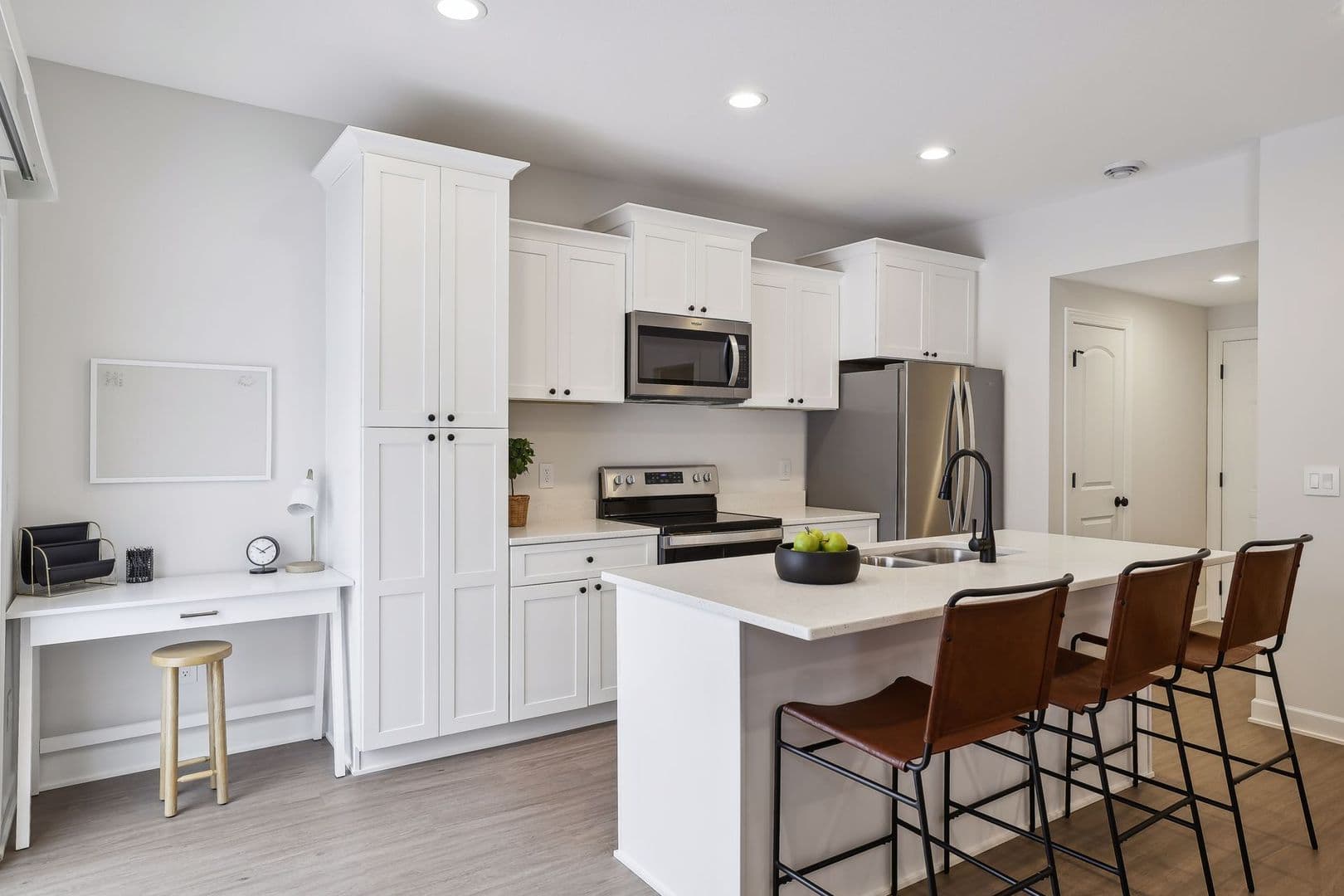 Roberts Apartment: Roberts 44