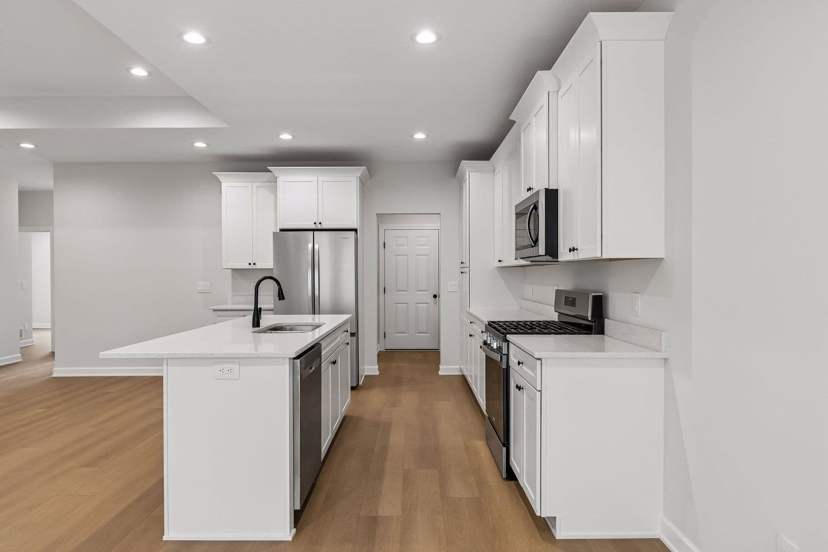 Roberts Apartment: Roberts 44