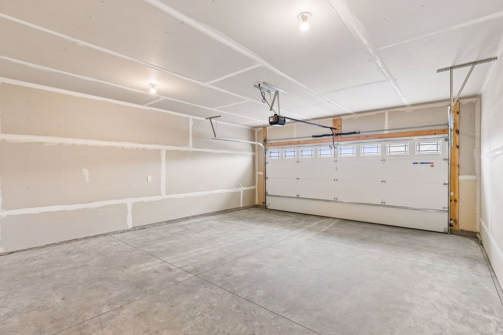 Roberts Apartment: Roberts 44