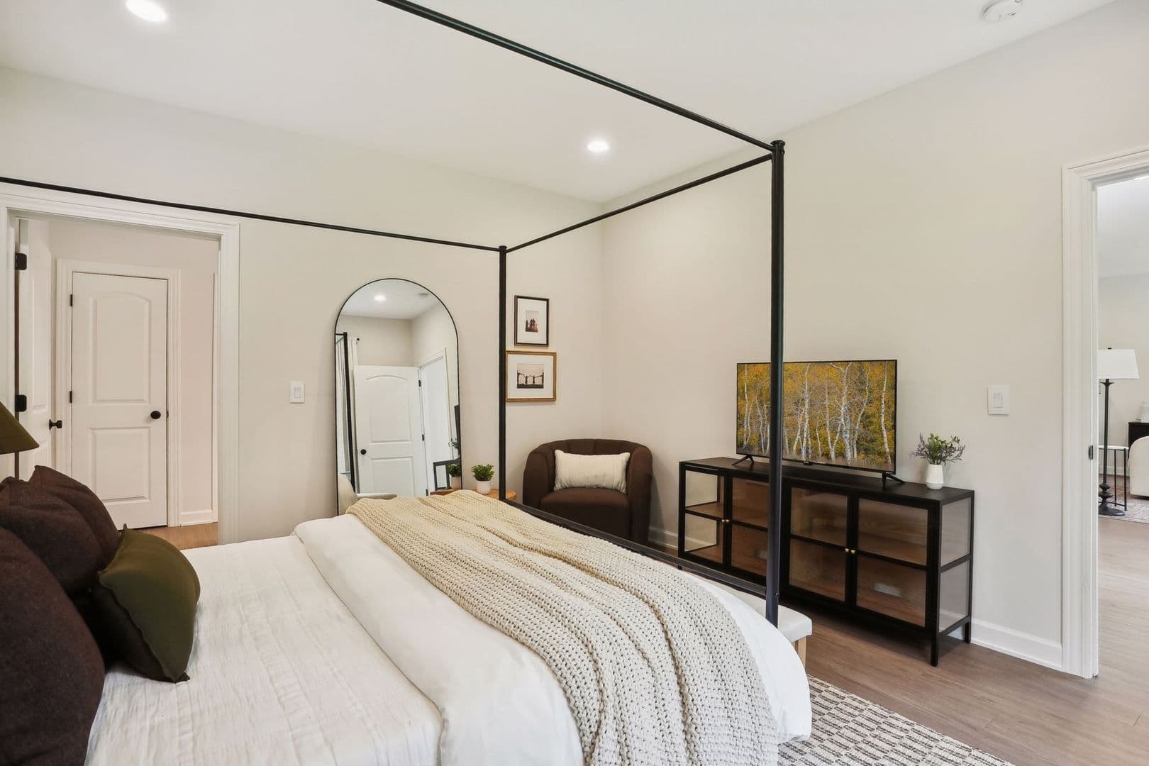 Roberts Townhome: 506 S Division Street