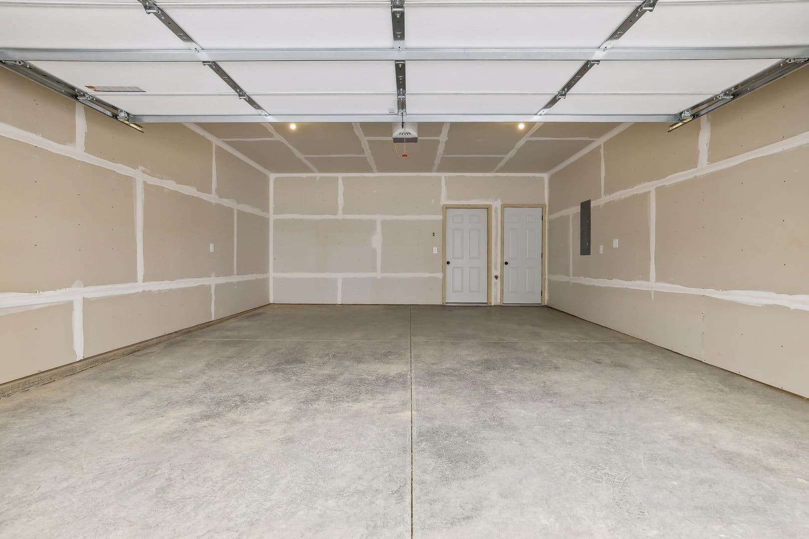 Roberts Apartment: Roberts 44