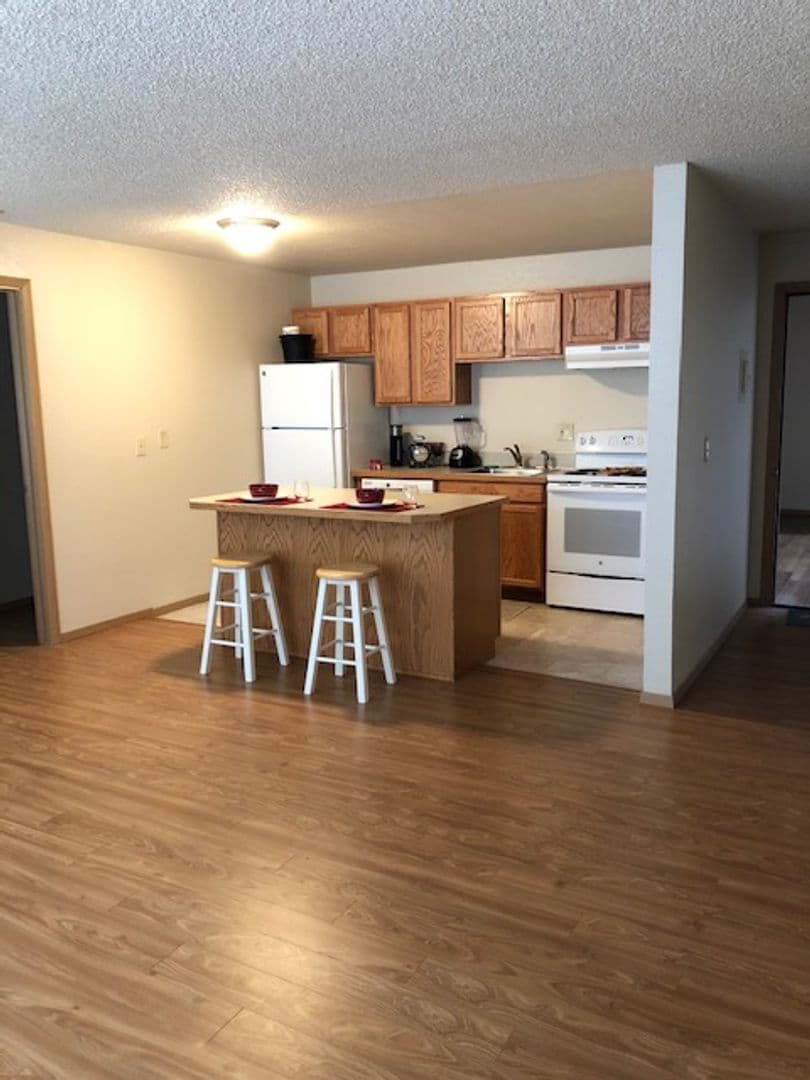 Auburn Apartment: 904 22nd St Ne, Office