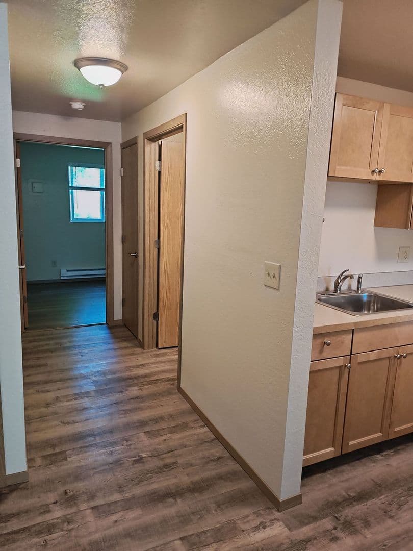 Mount Vernon Apartment: 1521 N 26th St.