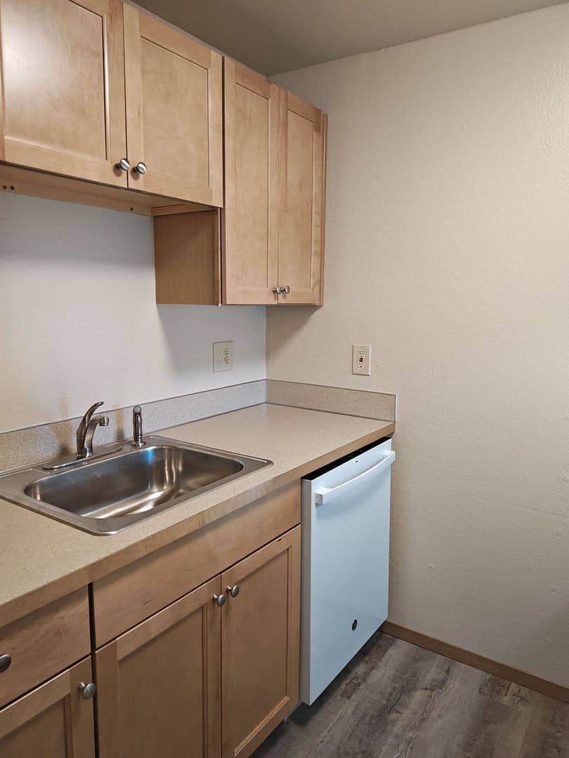 Mount Vernon Apartment: 1521 N 26th St.