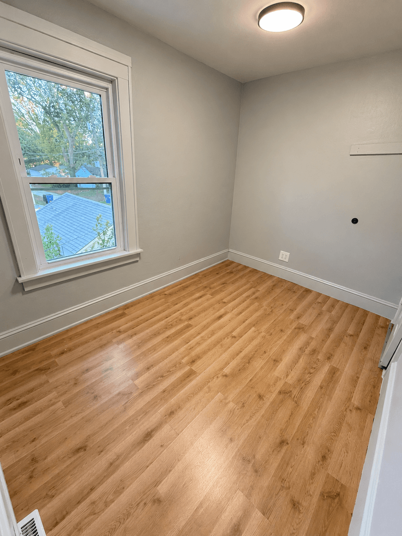 Davenport, IA Apartment: 1415-1417 Warren Street