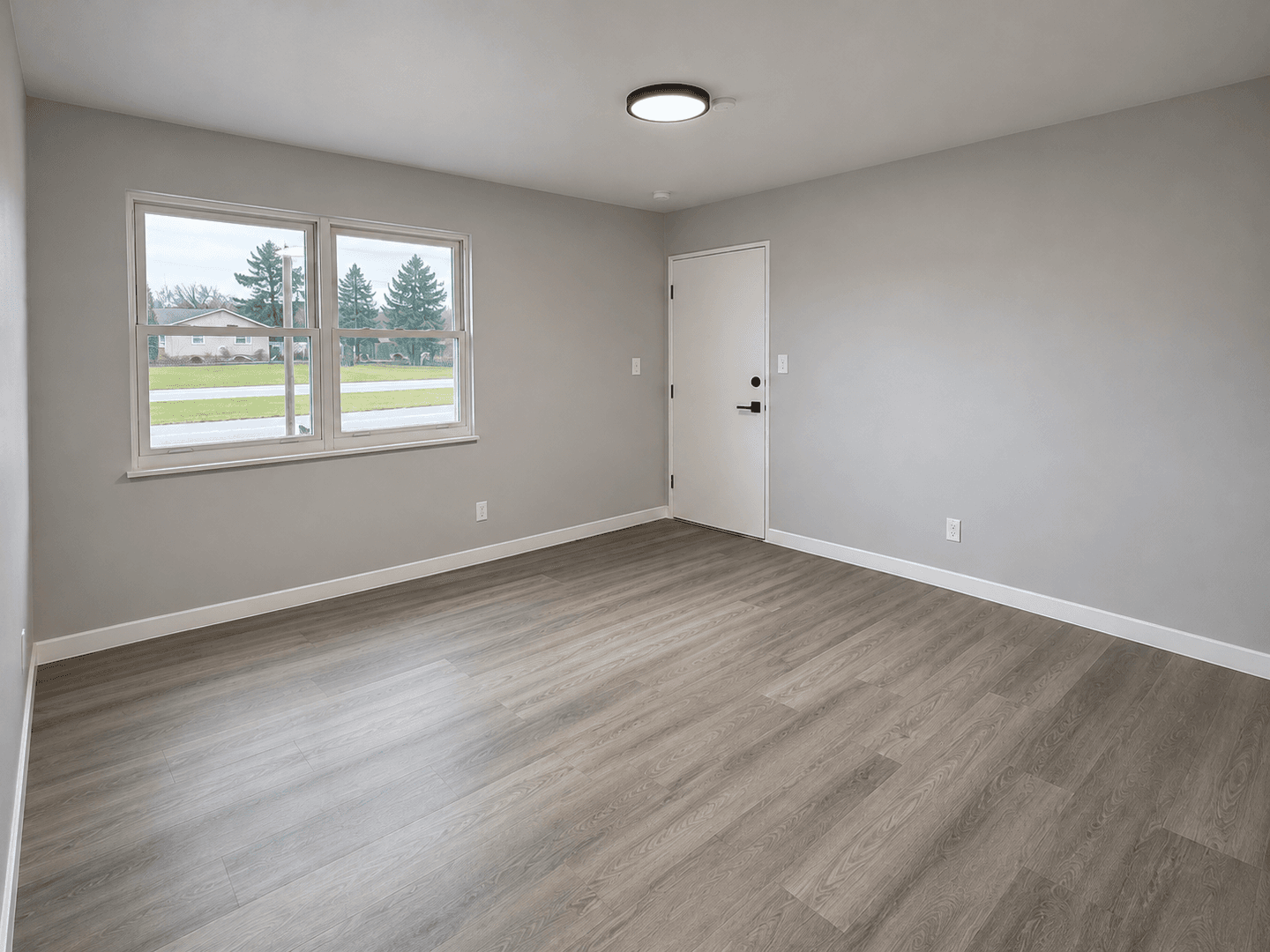 East Moline Apartment: 921 Ave of the Cities