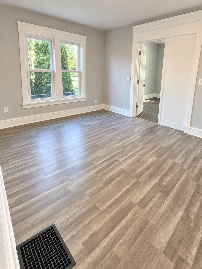 Moline Apartment: 1223 - 1223 1/2 14th Street