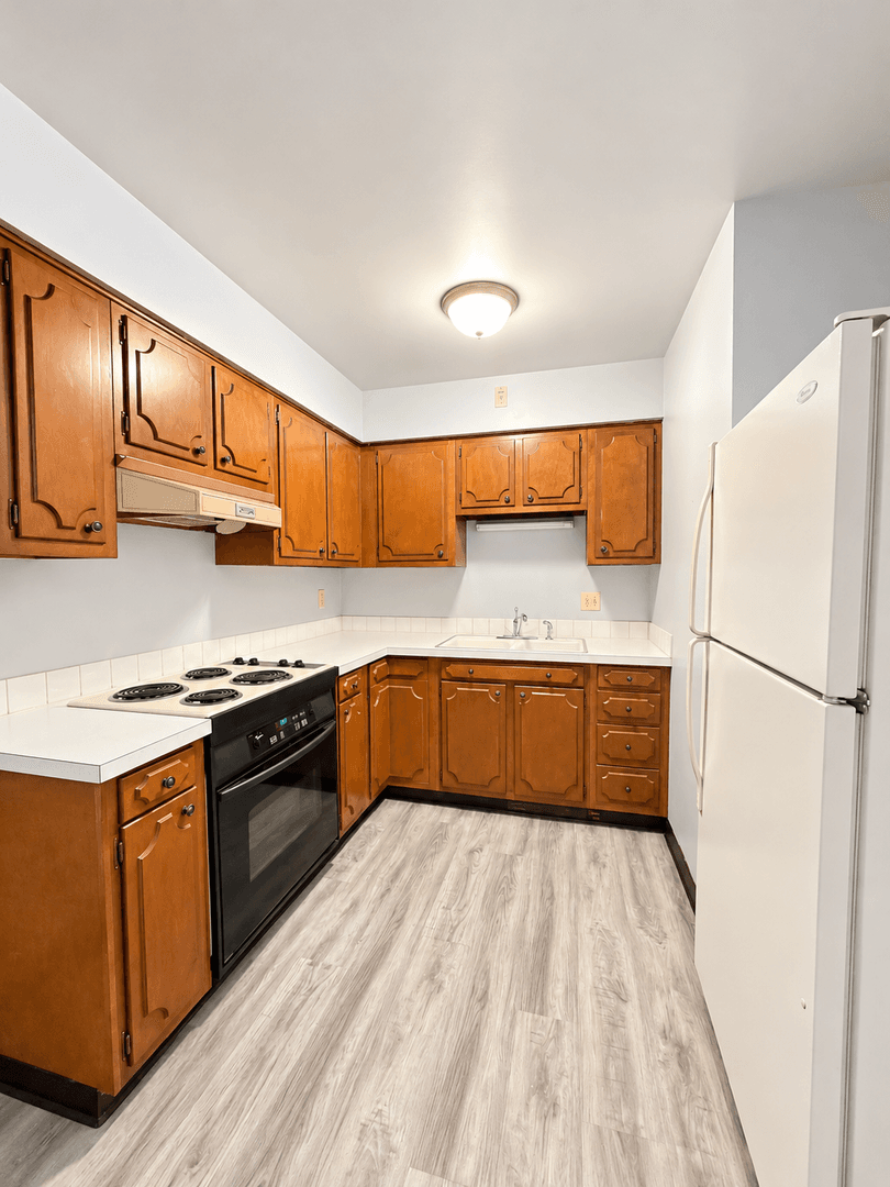 Moline Apartment: 1718 9th Ave