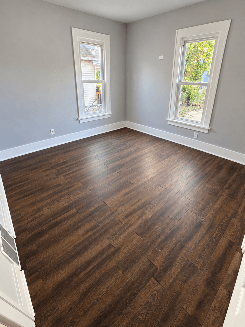 Moline Apartment: 1223 - 1223 1/2 14th Street