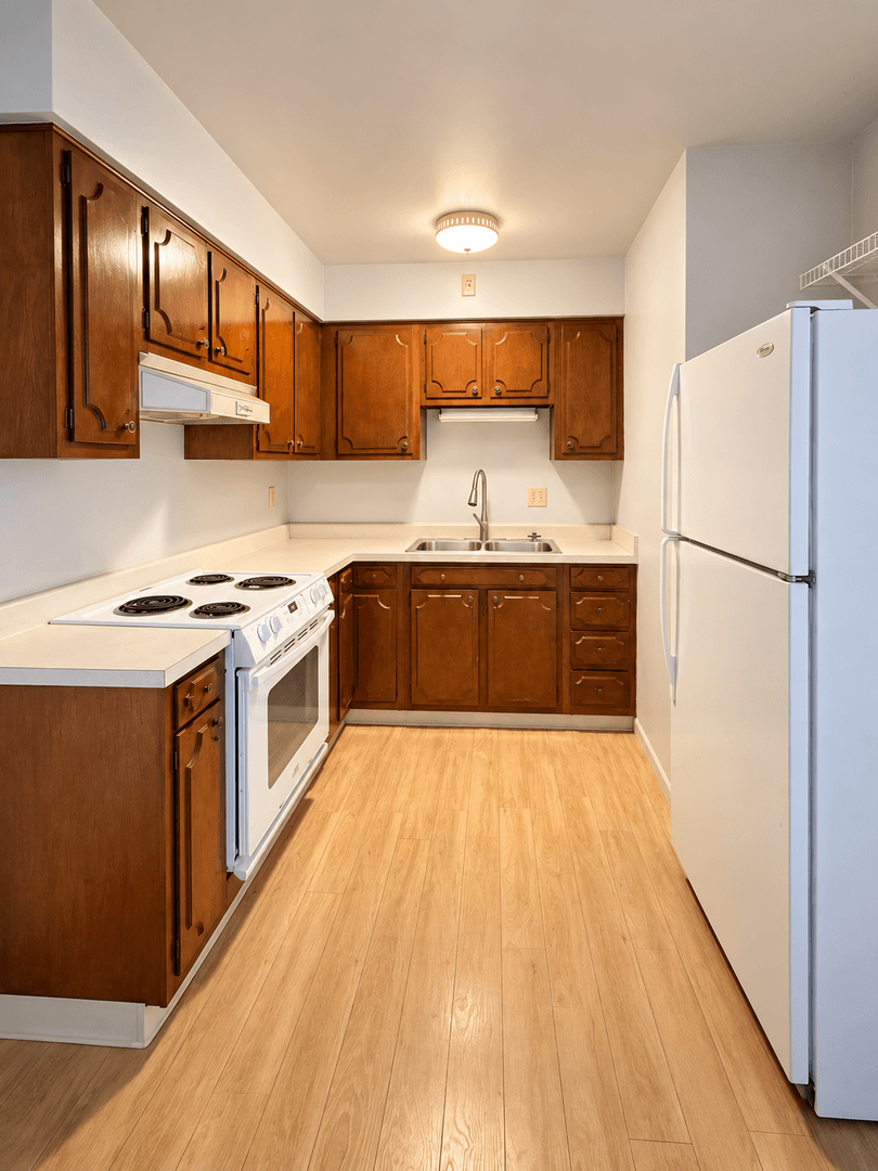 Moline Apartment: 1736 9th Ave