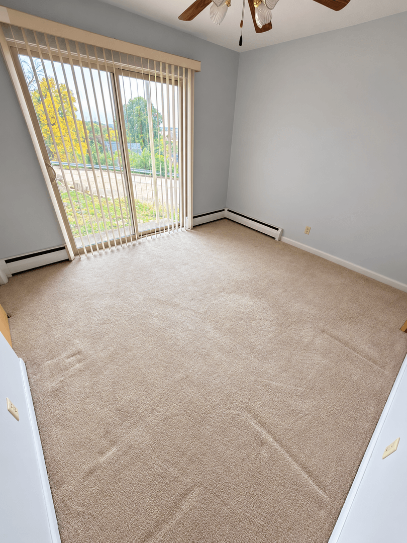 Moline Apartment: 1718 9th Ave