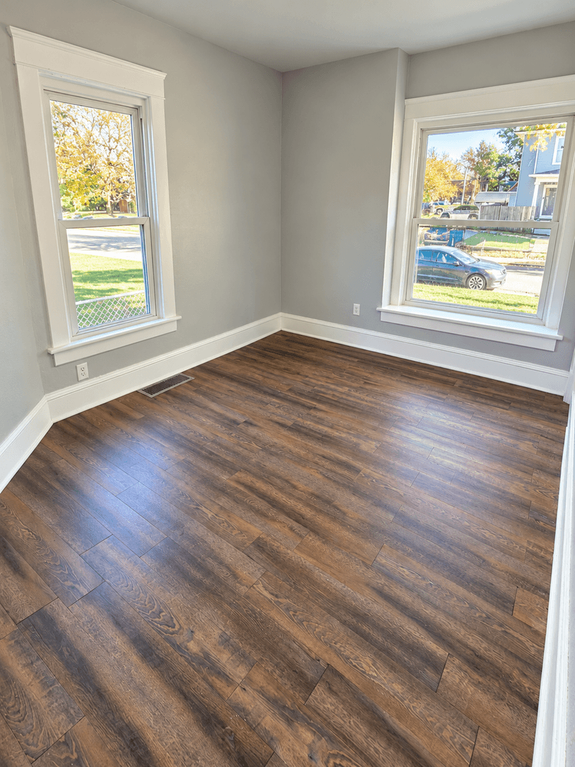 Moline Apartment: 1223 - 1223 1/2 14th Street