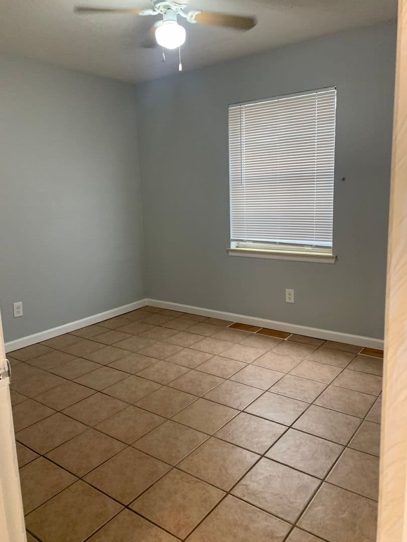 Albuquerque Apartment: 8201 Marquette Ave NE
