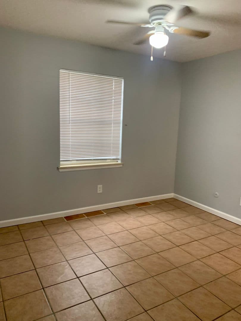Albuquerque Apartment: 8201 Marquette Ave NE
