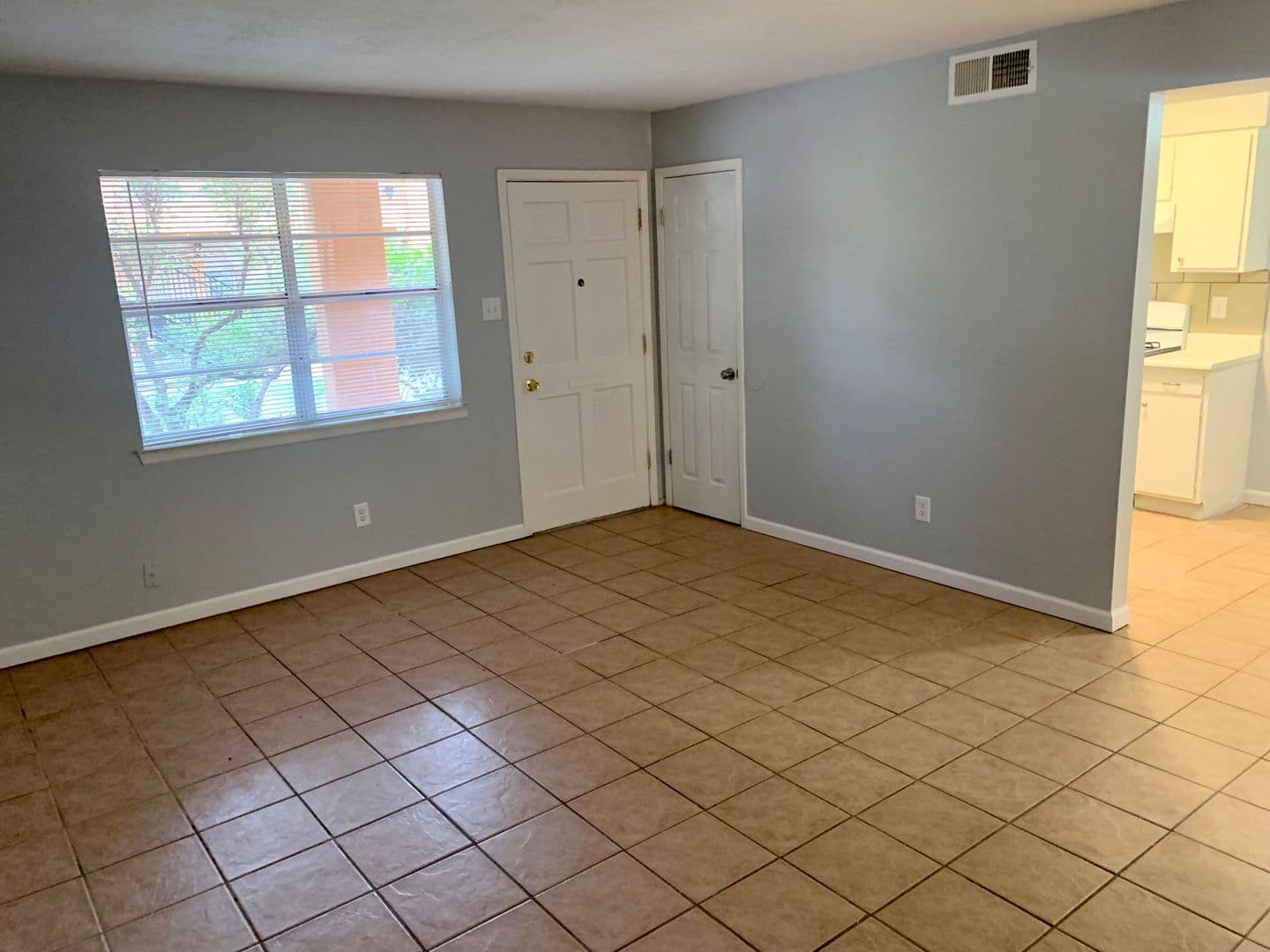 Albuquerque Apartment: 8201 Marquette Ave NE