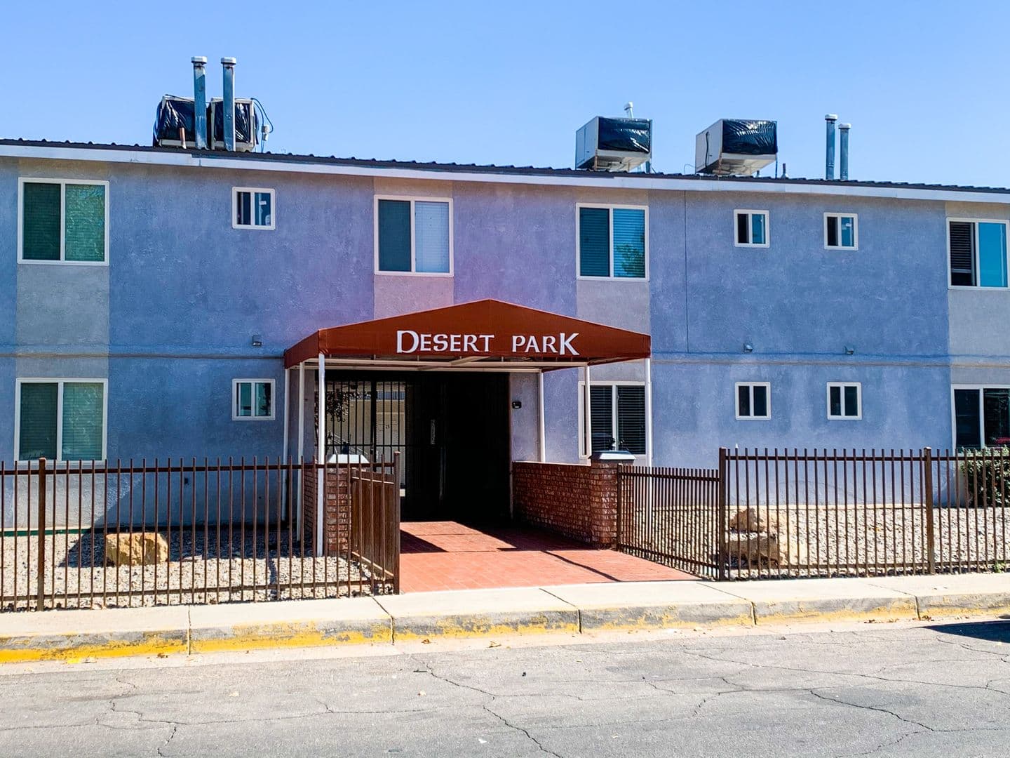 Albuquerque Apartment: 900 Valencia Dr. SE