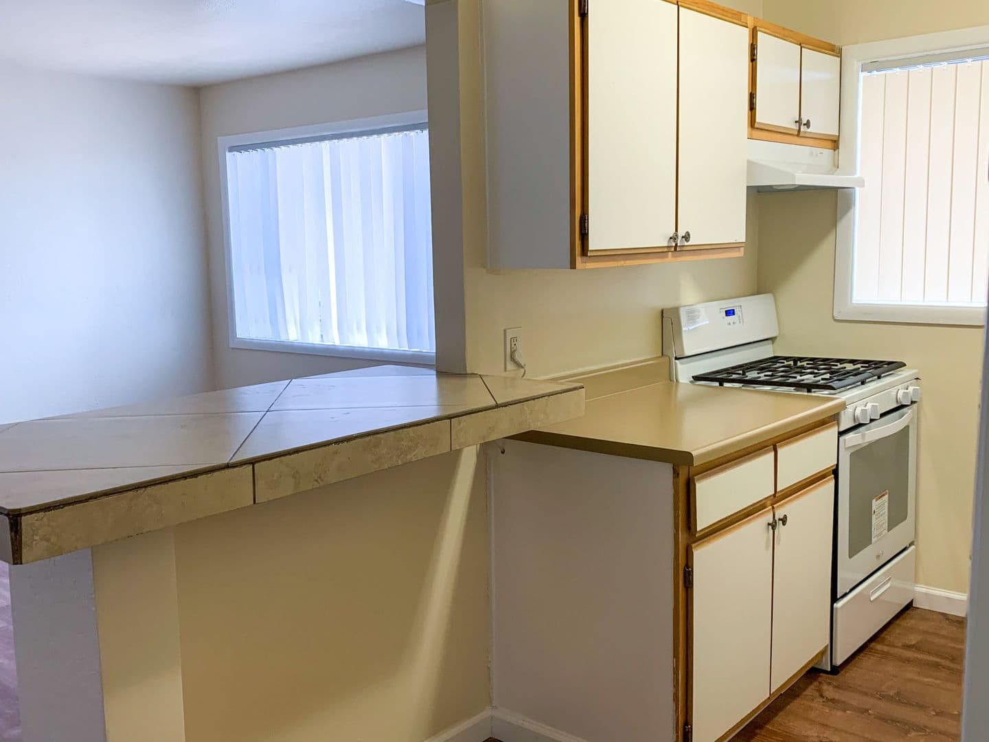 Albuquerque Apartment: 1015 Cardenas Dr. SE