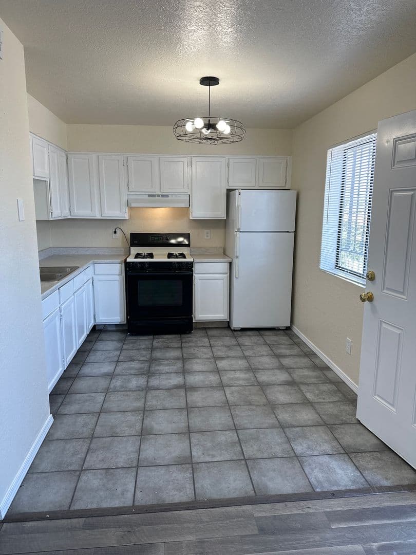 Albuquerque Apartment: 306 Texas St NE