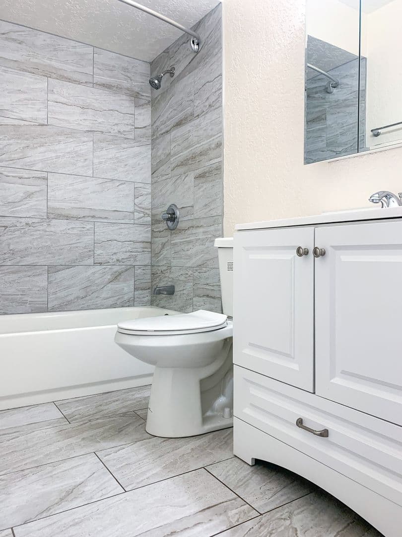 Albuquerque Apartment: 11122 Claremont & 11115 Cordova Ave NE