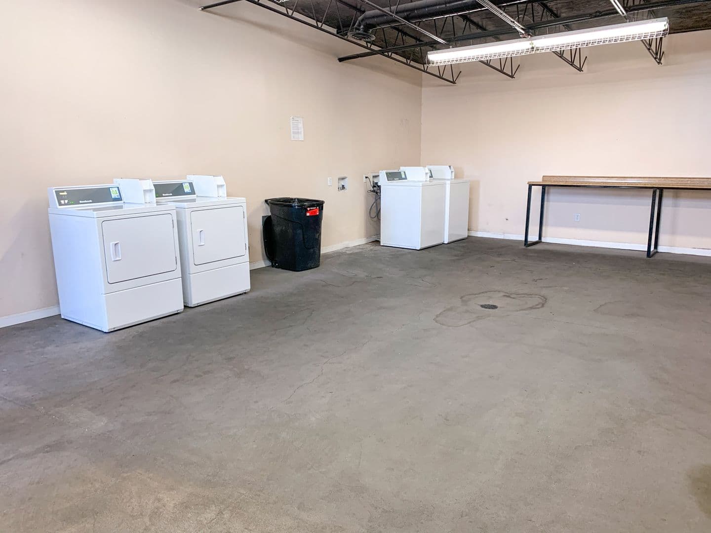 Albuquerque Apartment: 900 Valencia Dr. SE
